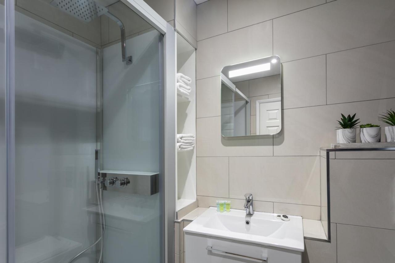Roydon Marina Village Hotel المظهر الخارجي الصورة