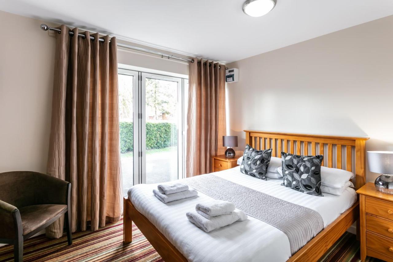 Roydon Marina Village Hotel المظهر الخارجي الصورة