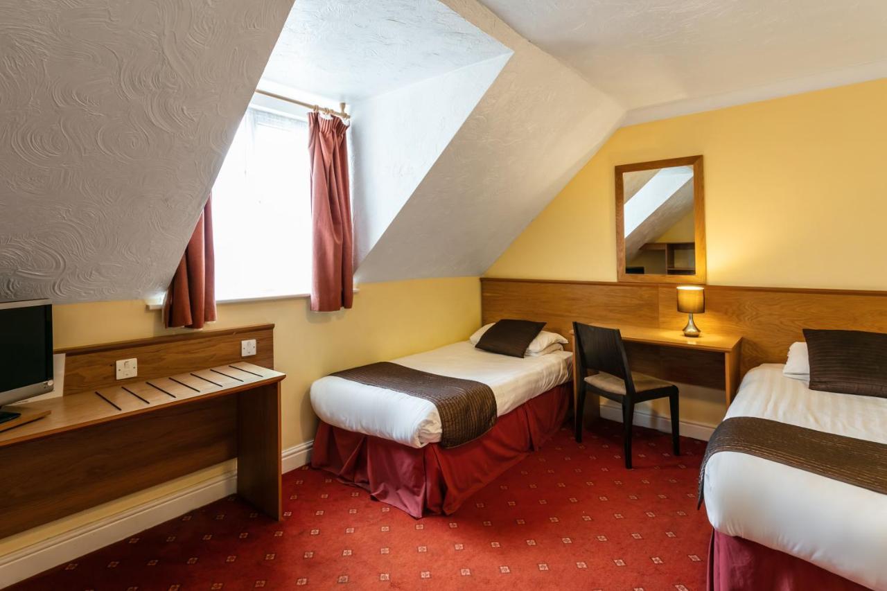 Roydon Marina Village Hotel المظهر الخارجي الصورة