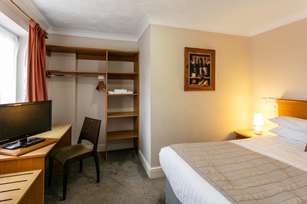 Roydon Marina Village Hotel المظهر الخارجي الصورة