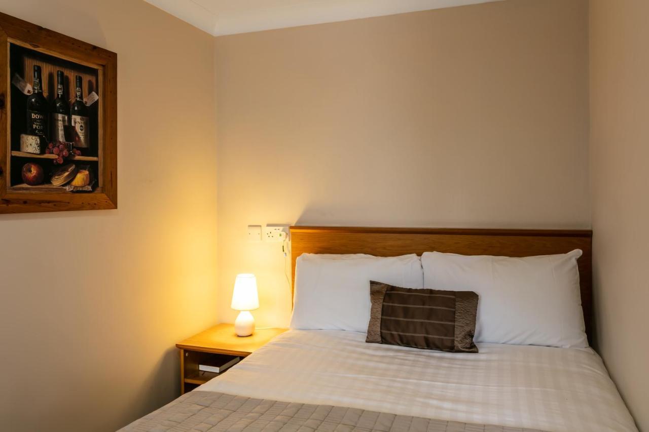Roydon Marina Village Hotel المظهر الخارجي الصورة