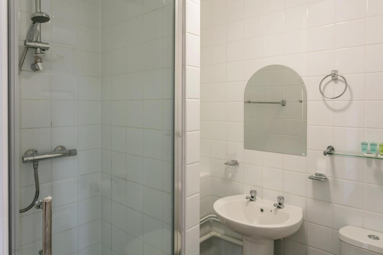 Roydon Marina Village Hotel المظهر الخارجي الصورة